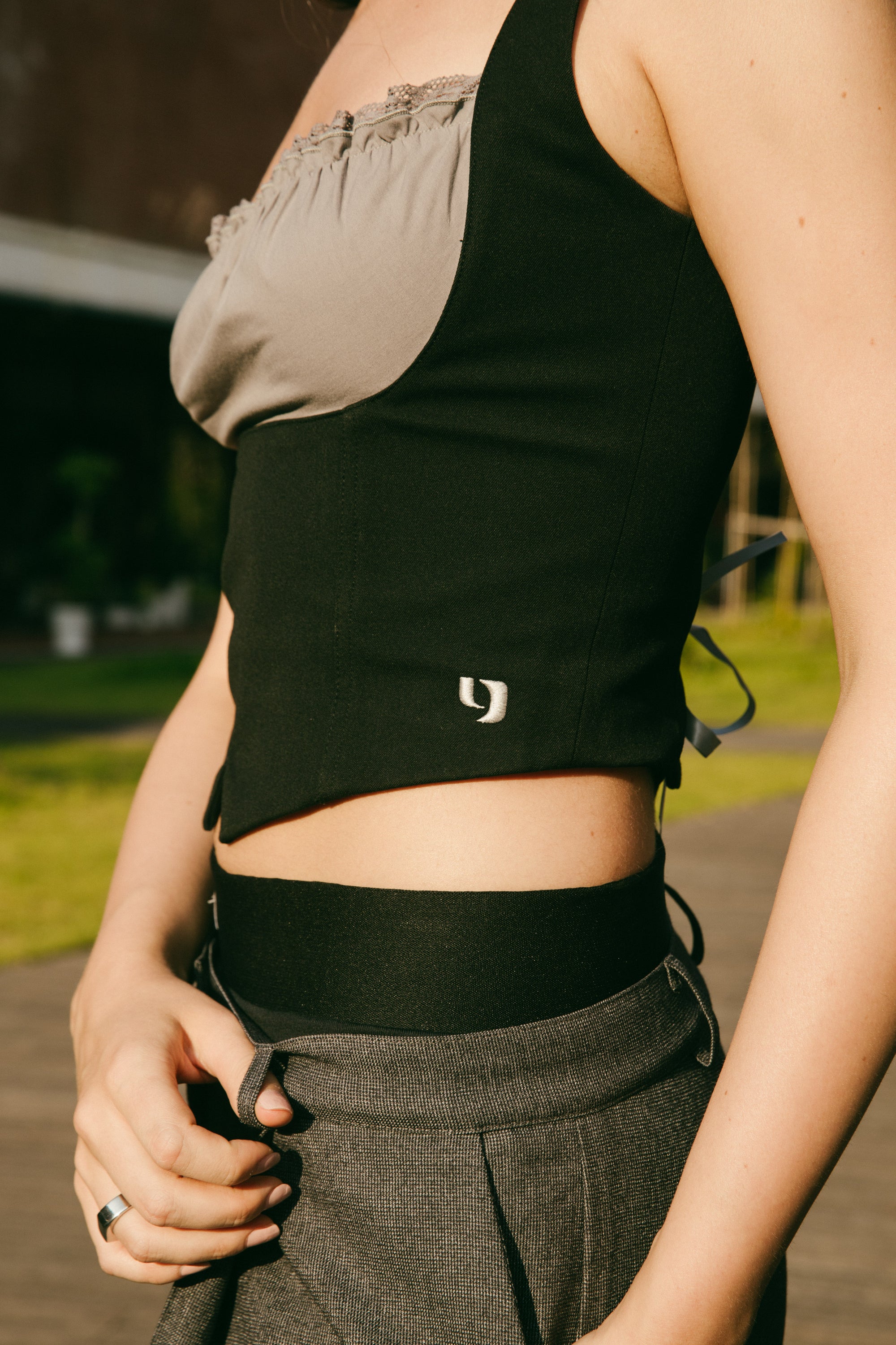 Suit-style spliced vest