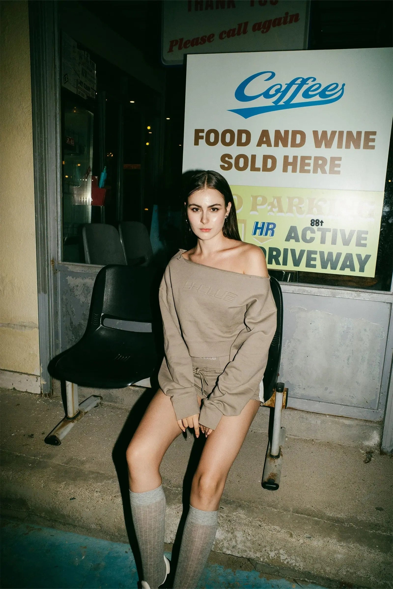 One-shoulder cropped sweatshirt