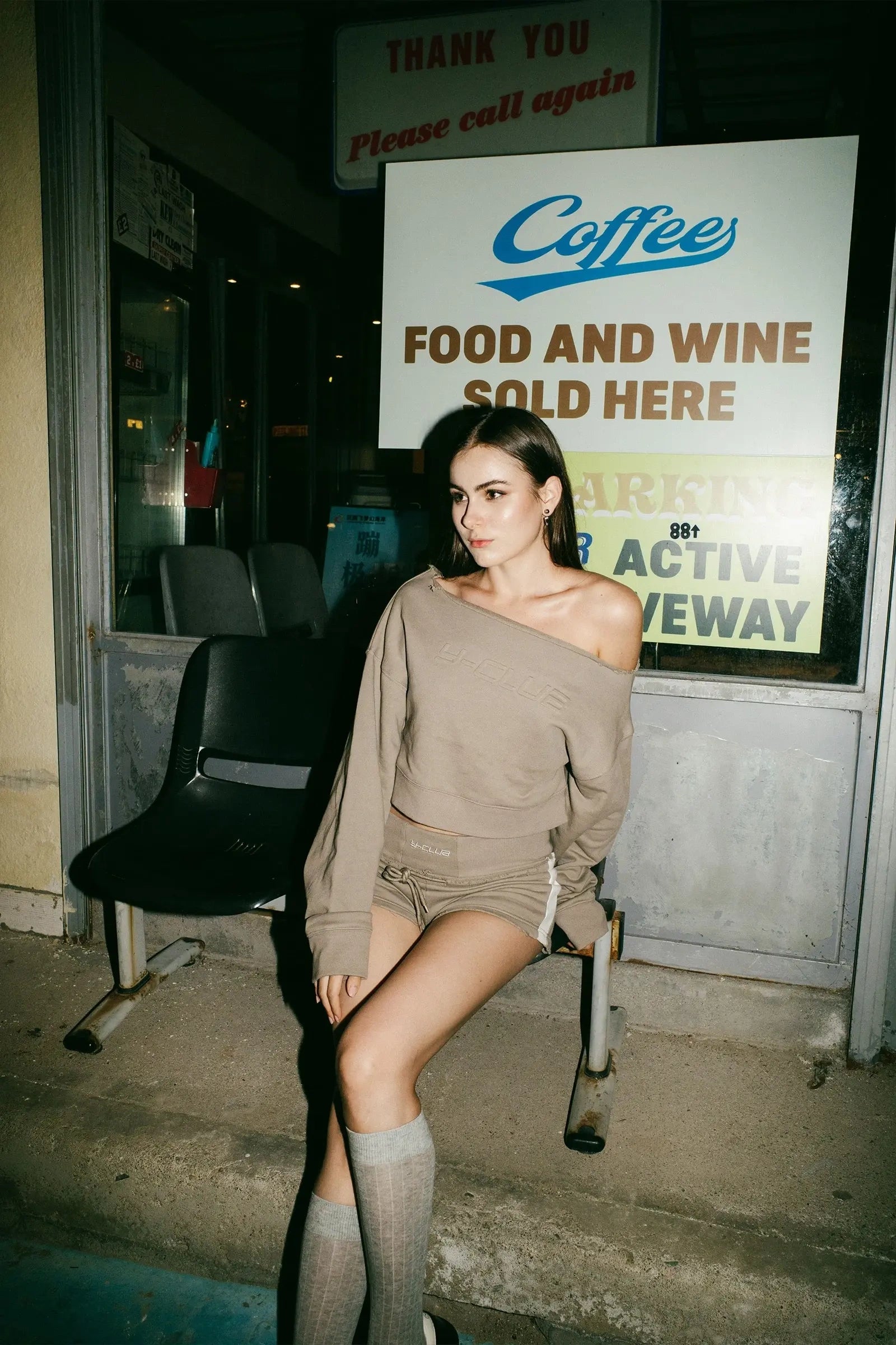 One-shoulder cropped sweatshirt